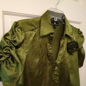 🧡Iz Byer silky, short sleeve top (L)